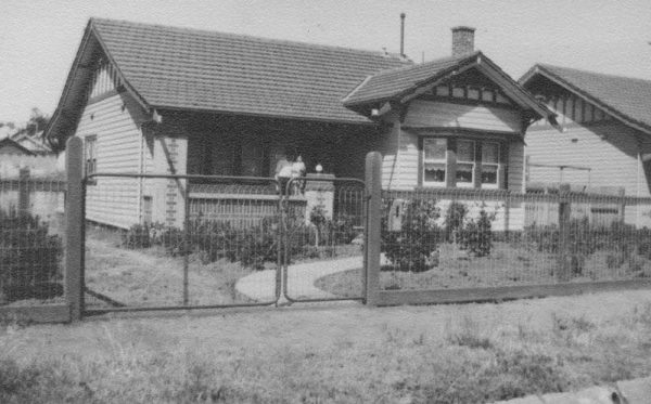 A Californian Bungalow style home in Melbourne 1930